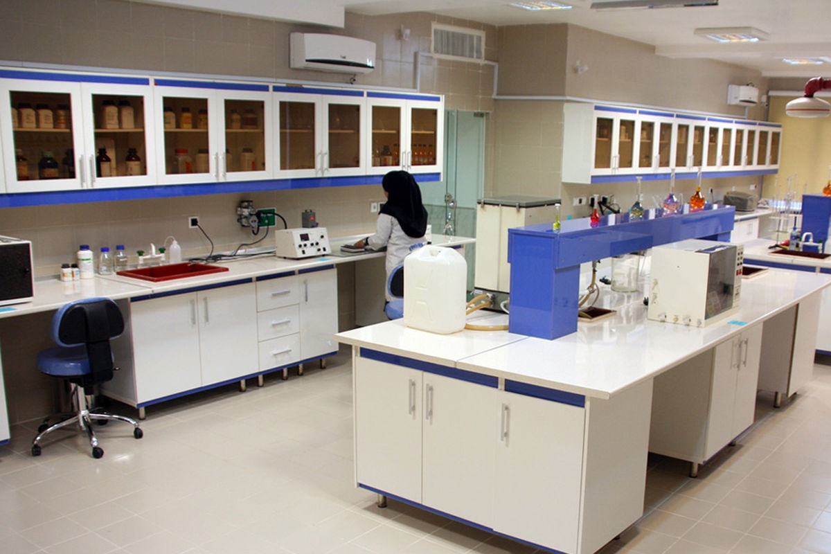 سالن آزمایشگاه آب و فاضلاب